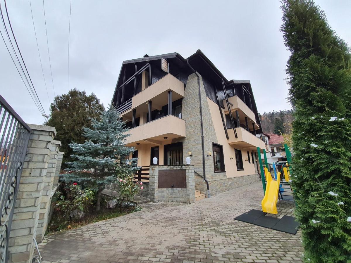 Pensiunea Public House Buşteni Eksteriør billede