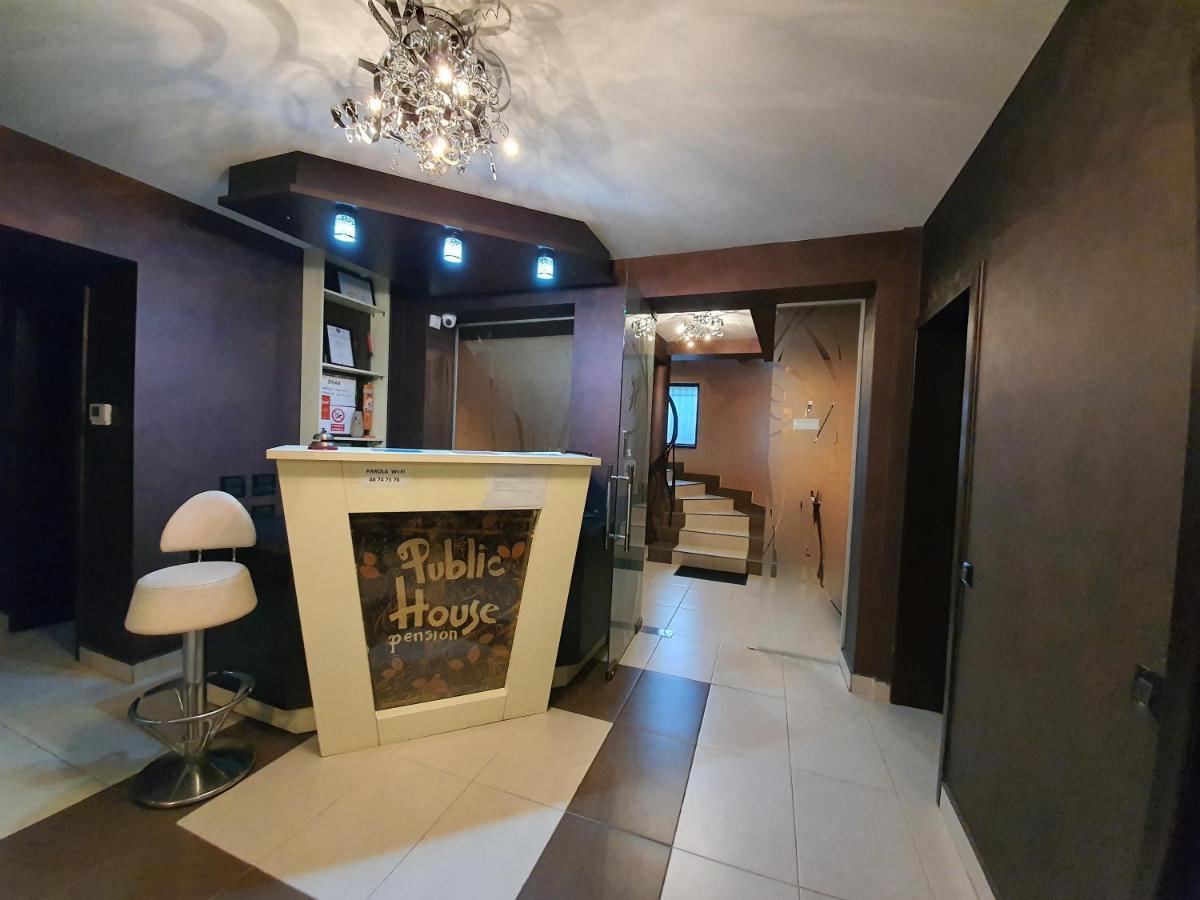 Pensiunea Public House Buşteni Eksteriør billede