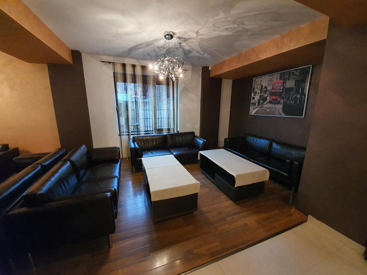Pensiunea Public House Buşteni Eksteriør billede