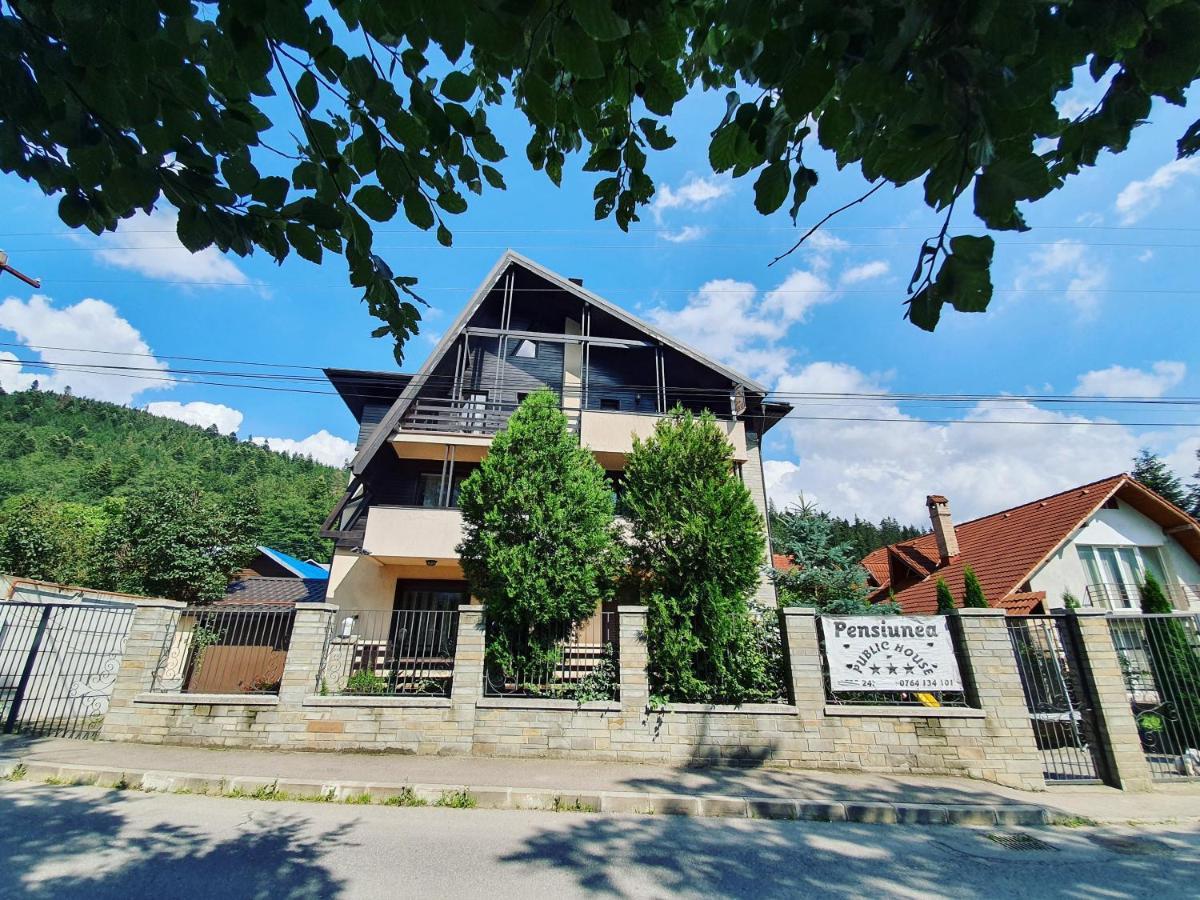 Pensiunea Public House Buşteni Eksteriør billede